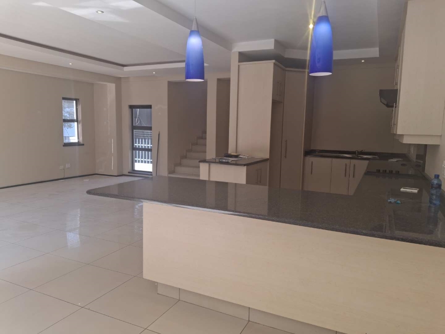 To Let 2 Bedroom Property for Rent in Melrose Gauteng