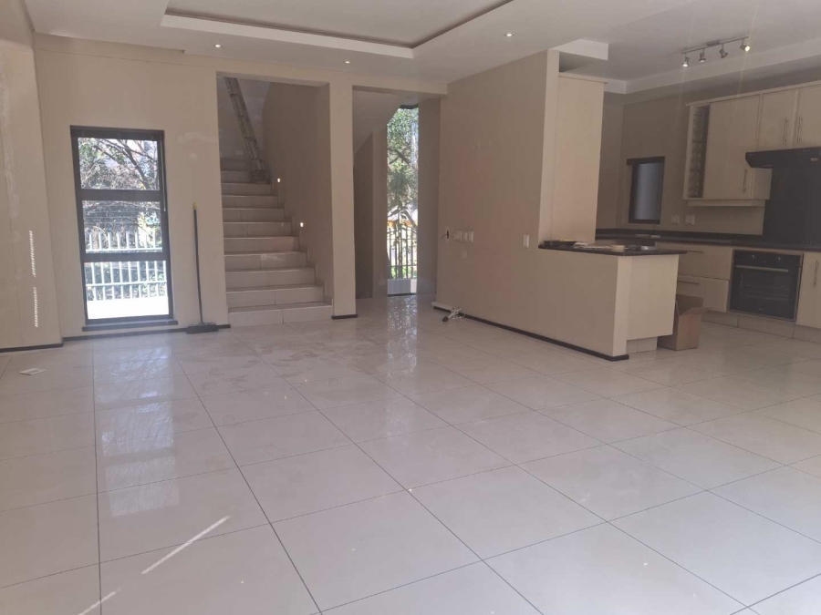 To Let 2 Bedroom Property for Rent in Melrose Gauteng