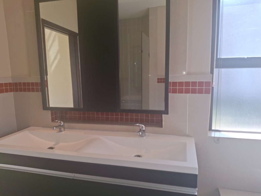 To Let 2 Bedroom Property for Rent in Melrose Gauteng