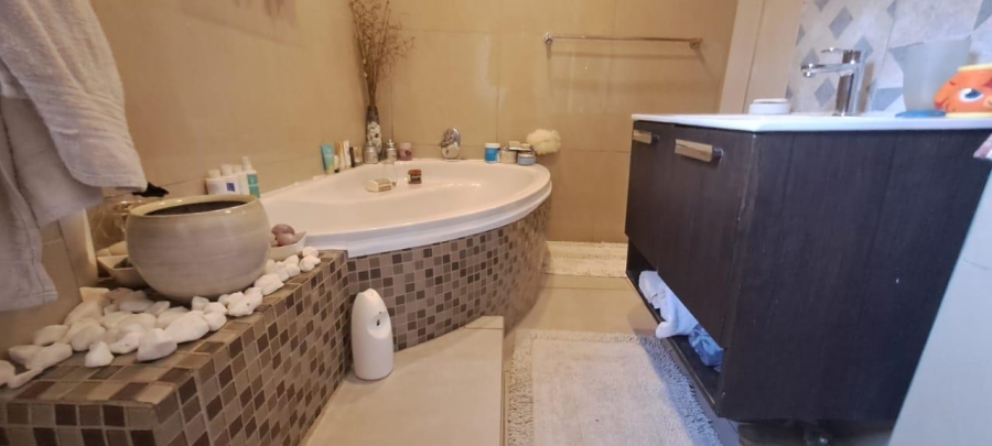 3 Bedroom Property for Sale in Elandspark Gauteng