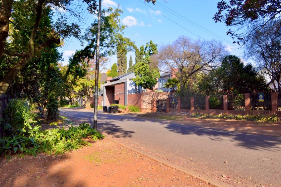 4 Bedroom Property for Sale in Ashlea Gardens Gauteng