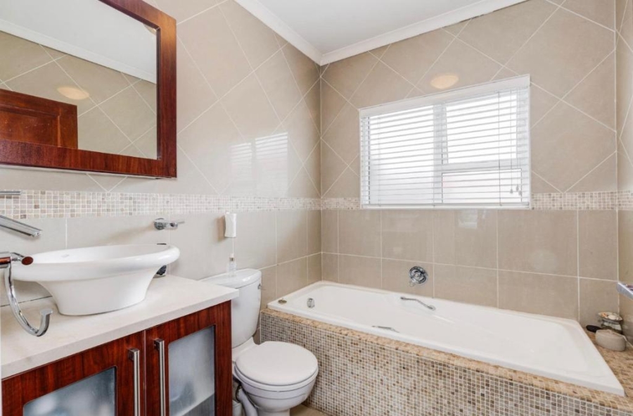 2 Bedroom Property for Sale in Wendywood Gauteng
