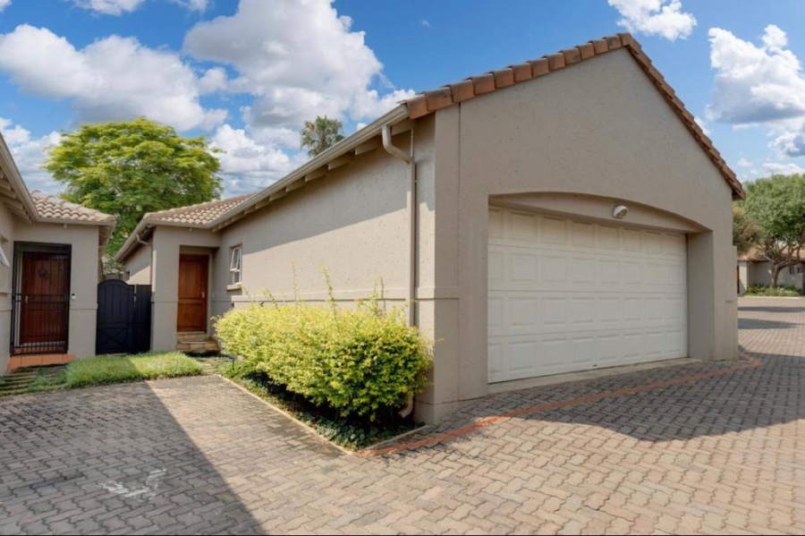 2 Bedroom Property for Sale in Wendywood Gauteng