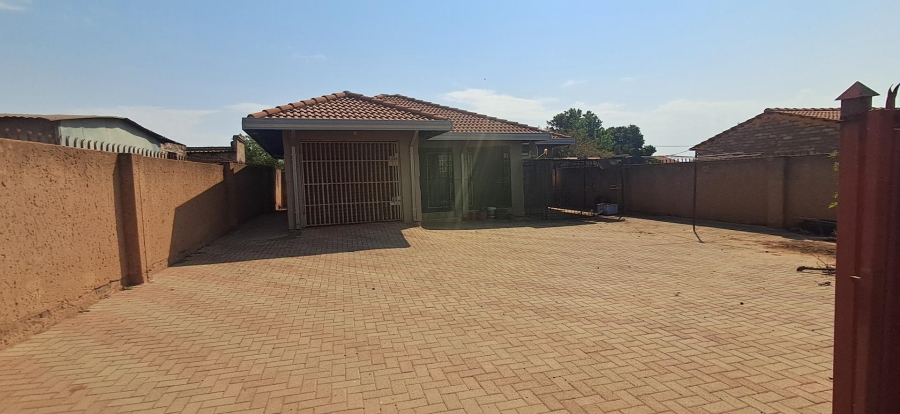 2 Bedroom Property for Sale in Soshanguve Pp2 Gauteng