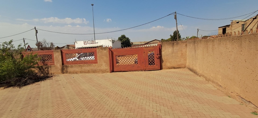 2 Bedroom Property for Sale in Soshanguve Pp2 Gauteng