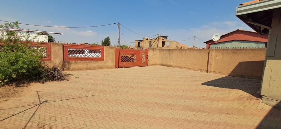 2 Bedroom Property for Sale in Soshanguve Pp2 Gauteng
