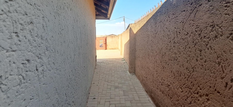 2 Bedroom Property for Sale in Soshanguve Pp2 Gauteng