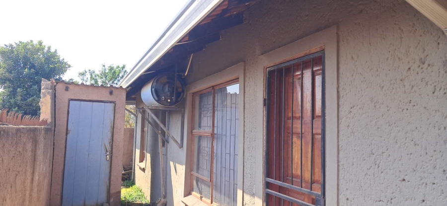 2 Bedroom Property for Sale in Soshanguve Pp2 Gauteng