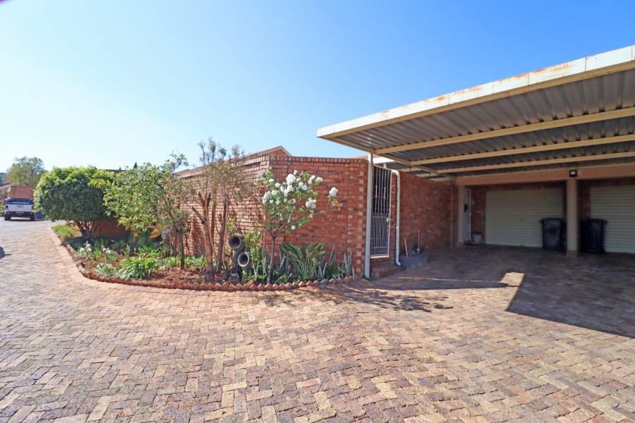 2 Bedroom Property for Sale in Elardus Park Gauteng
