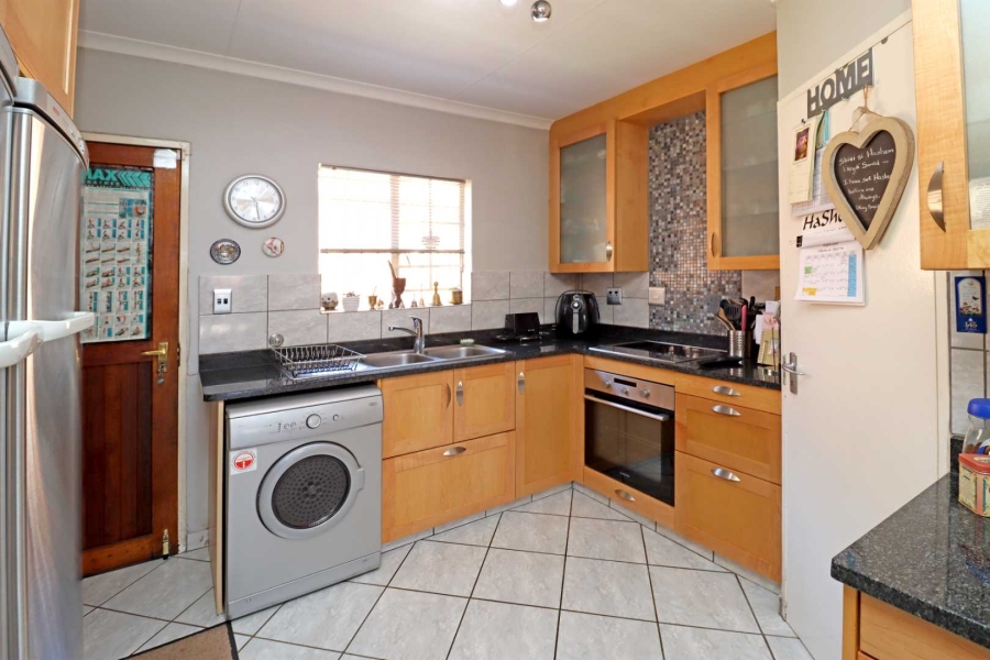 2 Bedroom Property for Sale in Elardus Park Gauteng
