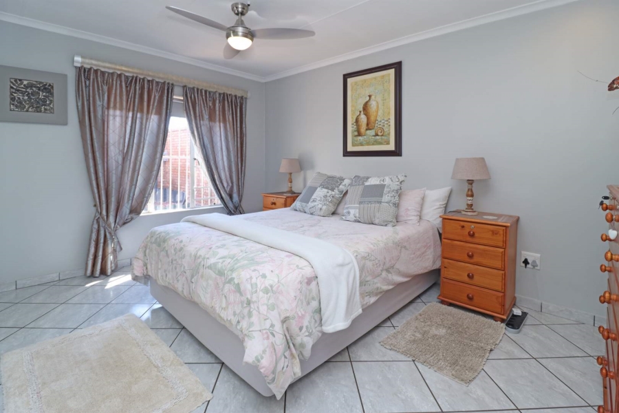 2 Bedroom Property for Sale in Elardus Park Gauteng