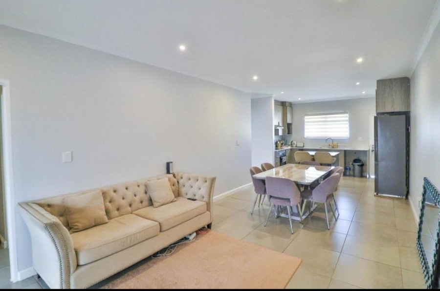 2 Bedroom Property for Sale in Morningside Gauteng