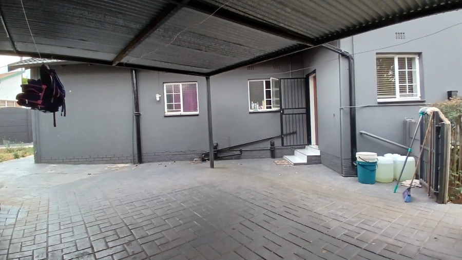 3 Bedroom Property for Sale in Birchleigh Gauteng
