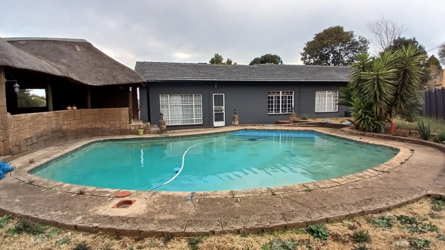 3 Bedroom Property for Sale in Birchleigh Gauteng