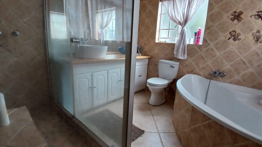 3 Bedroom Property for Sale in Birchleigh Gauteng