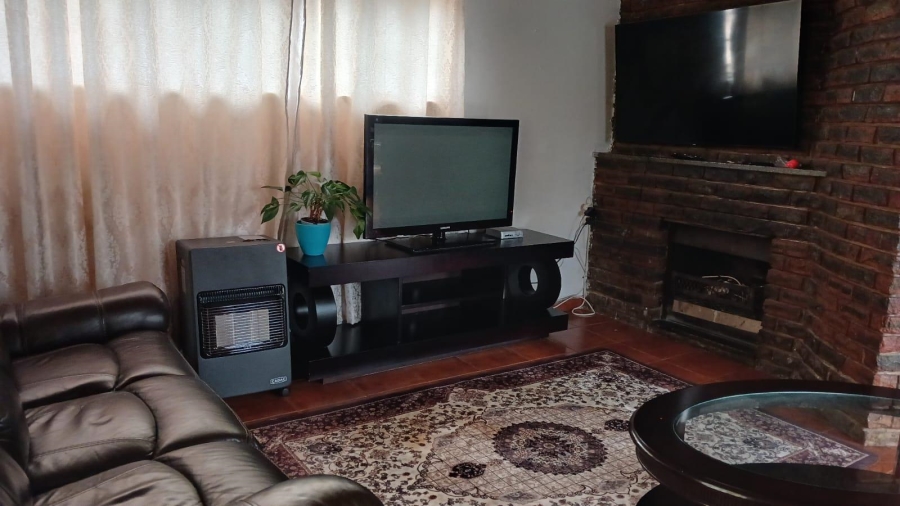 3 Bedroom Property for Sale in Birchleigh Gauteng