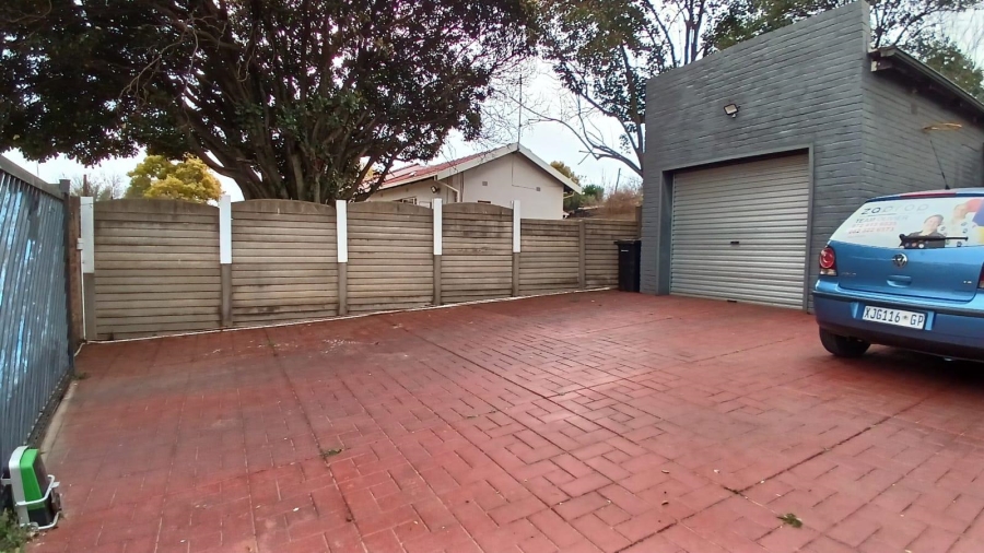 3 Bedroom Property for Sale in Birchleigh Gauteng