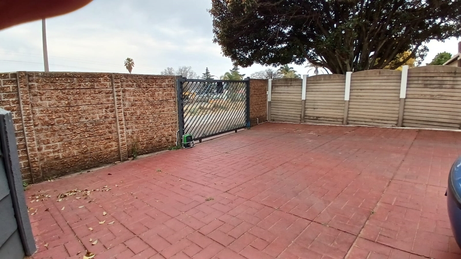 3 Bedroom Property for Sale in Birchleigh Gauteng