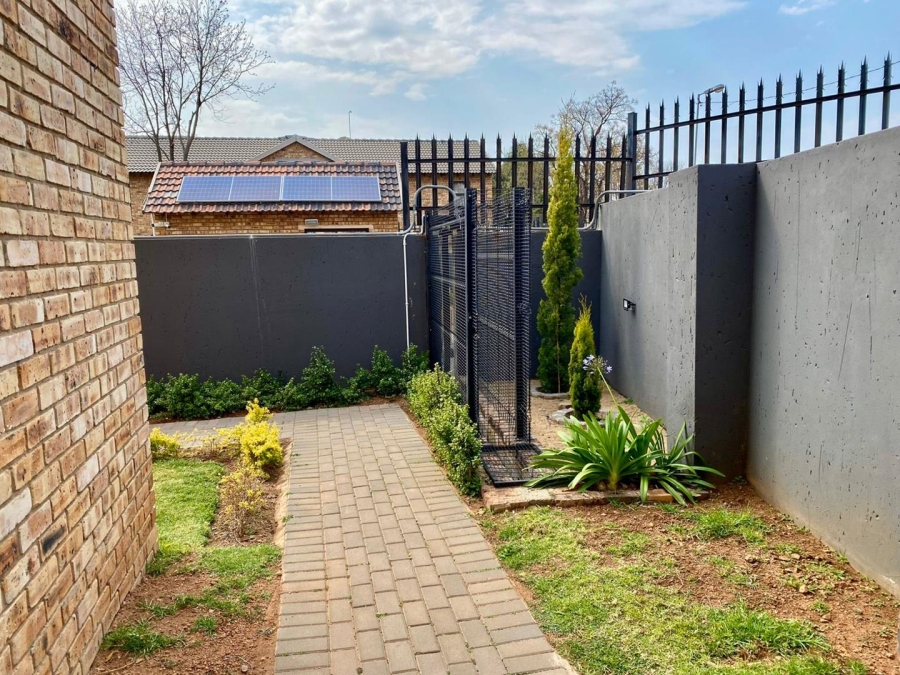 To Let 3 Bedroom Property for Rent in Princess A H Gauteng