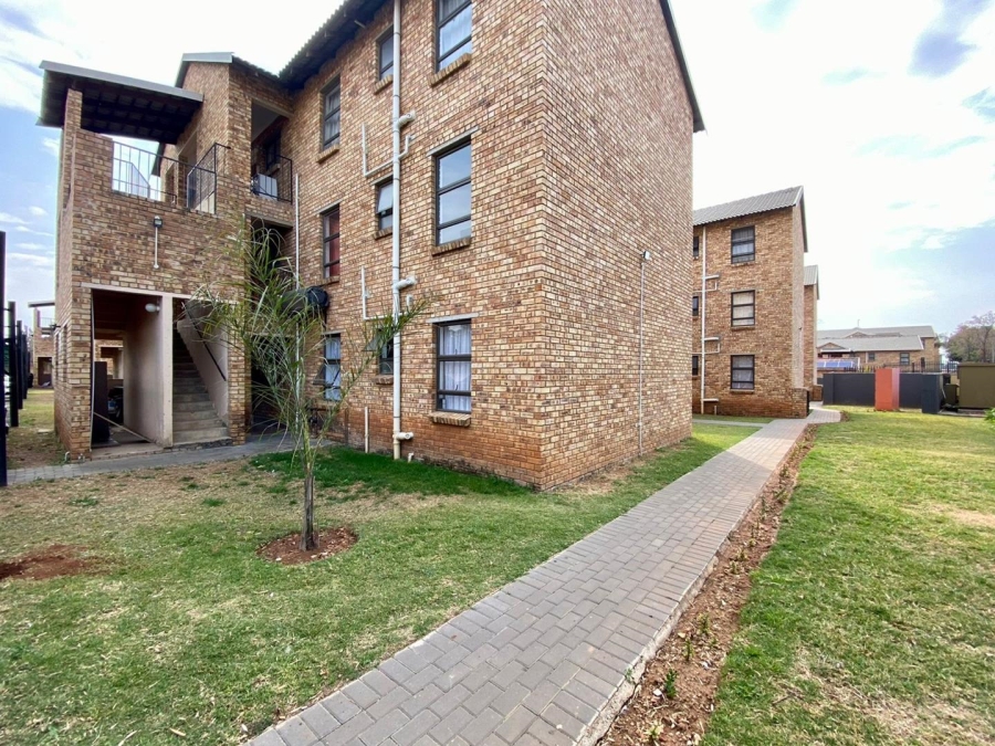 To Let 3 Bedroom Property for Rent in Princess A H Gauteng