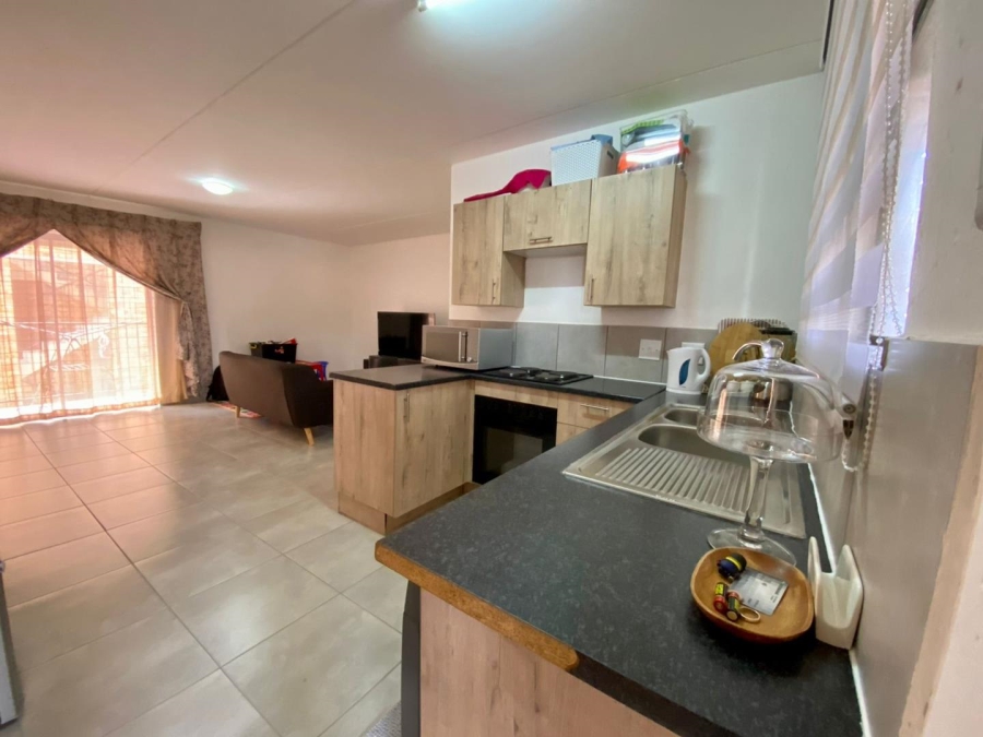 To Let 3 Bedroom Property for Rent in Princess A H Gauteng