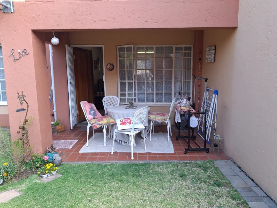 2 Bedroom Property for Sale in Farrarmere Gauteng