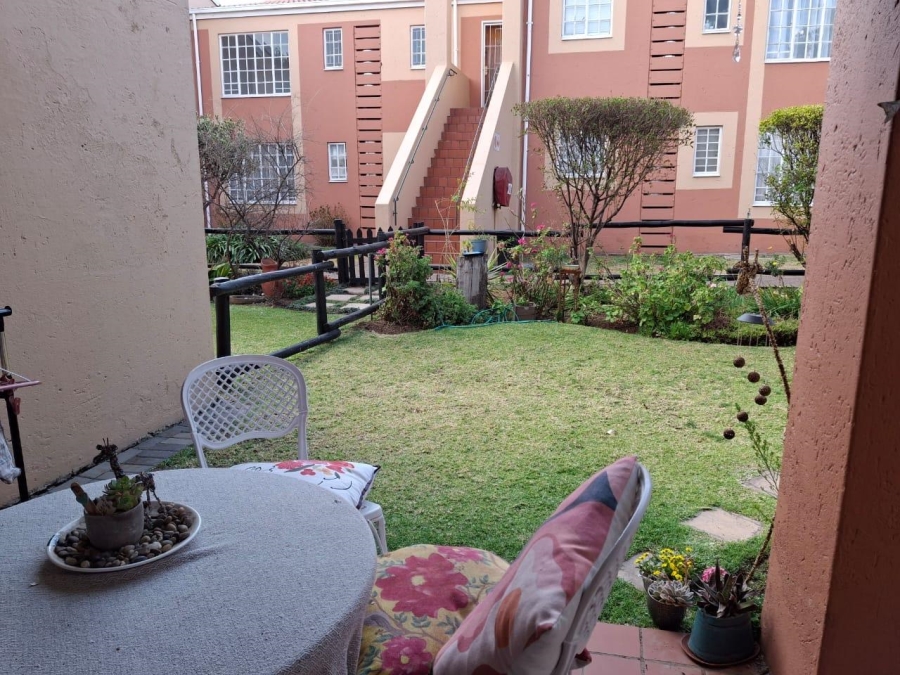2 Bedroom Property for Sale in Farrarmere Gauteng