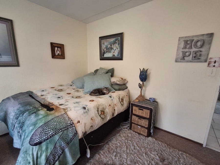 2 Bedroom Property for Sale in Farrarmere Gauteng