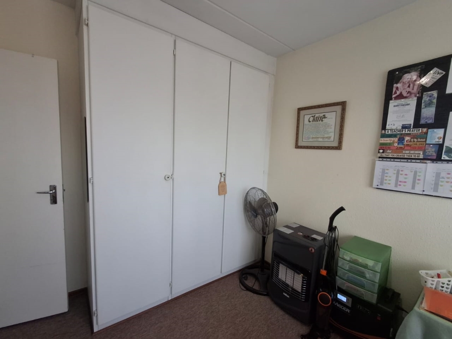 2 Bedroom Property for Sale in Farrarmere Gauteng