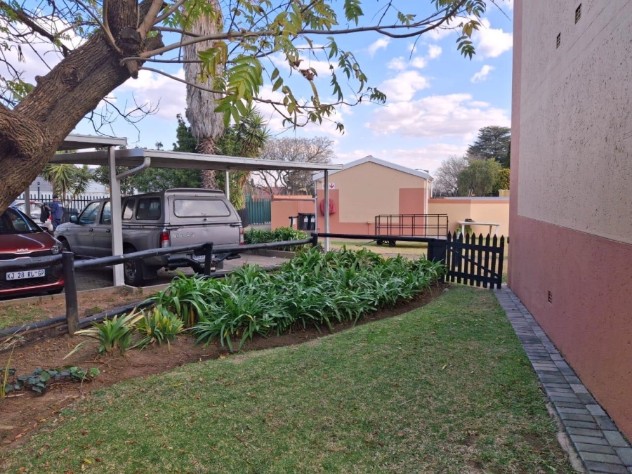 2 Bedroom Property for Sale in Farrarmere Gauteng