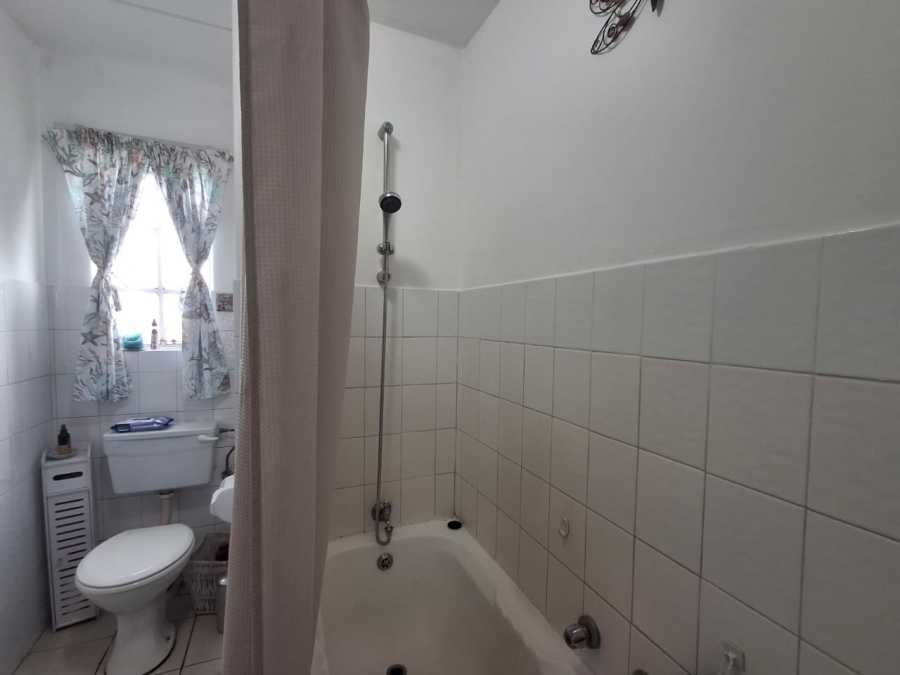2 Bedroom Property for Sale in Farrarmere Gauteng