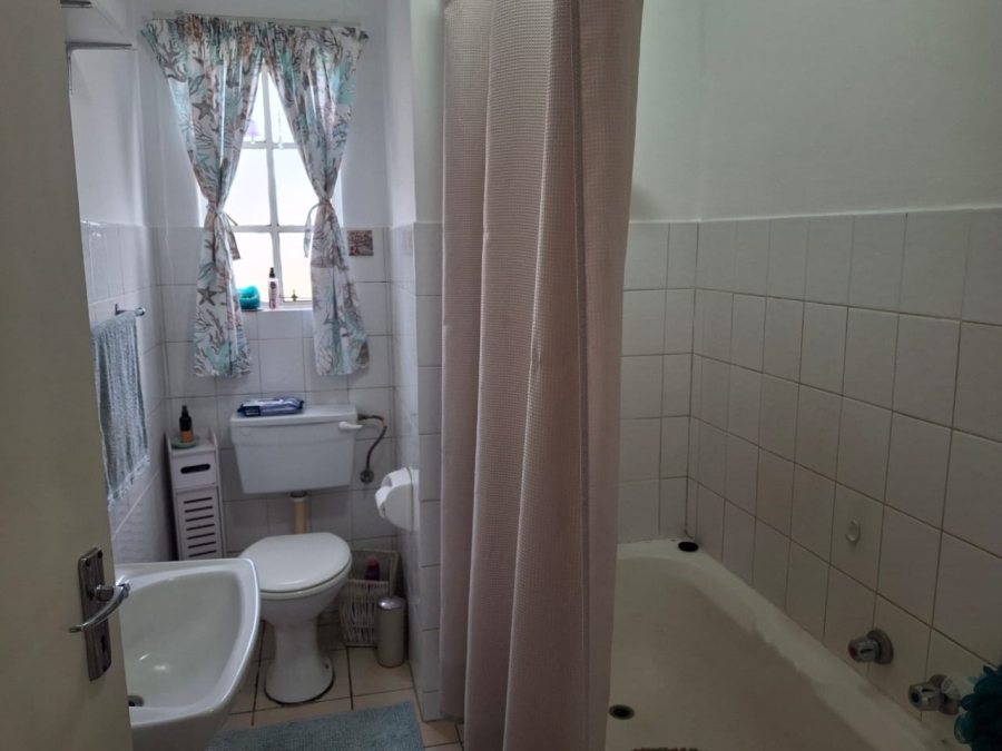 2 Bedroom Property for Sale in Farrarmere Gauteng