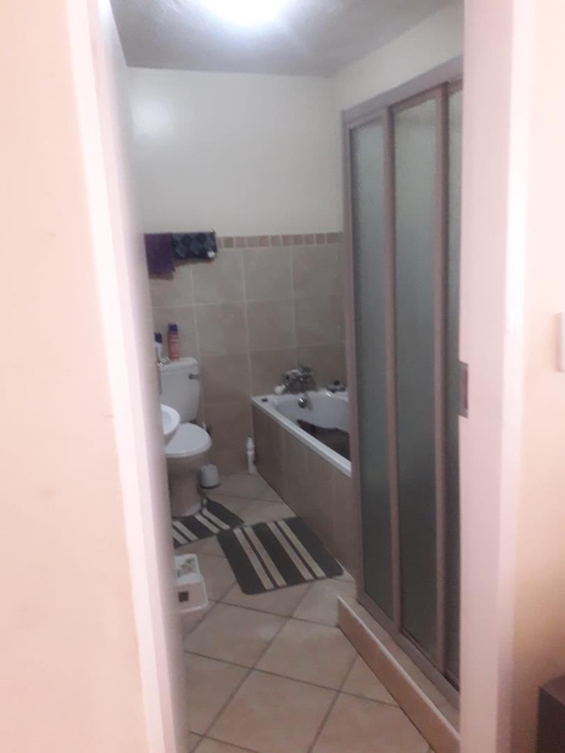 2 Bedroom Property for Sale in The Orchards Gauteng