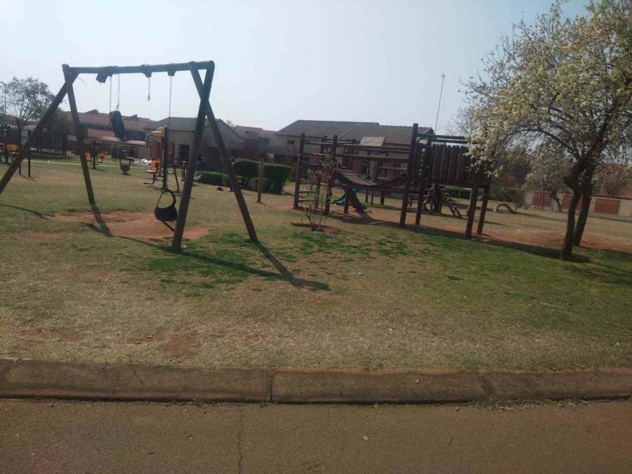 2 Bedroom Property for Sale in The Orchards Gauteng