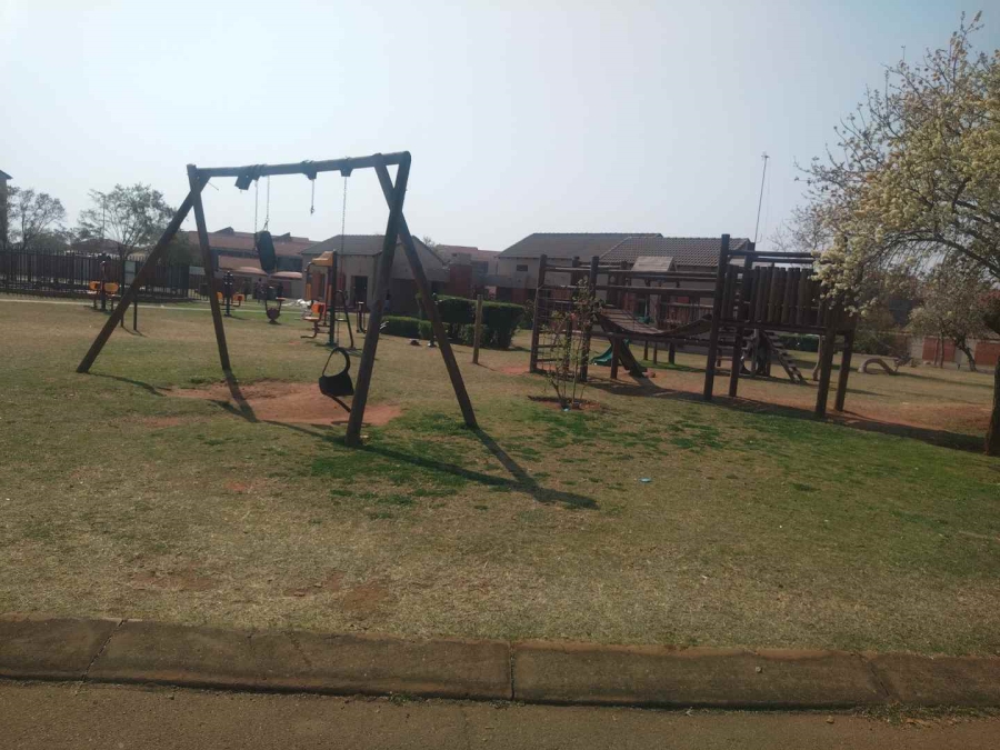 2 Bedroom Property for Sale in The Orchards Gauteng