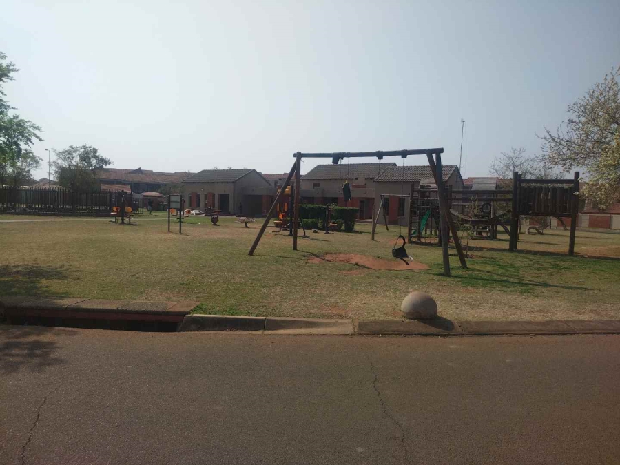 2 Bedroom Property for Sale in The Orchards Gauteng