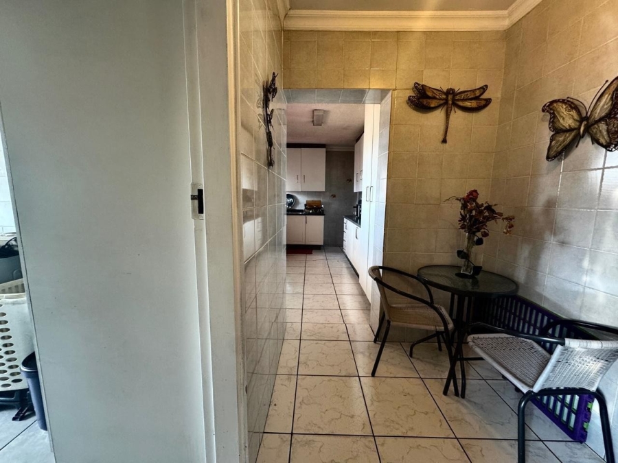 4 Bedroom Property for Sale in General Albertspark Gauteng