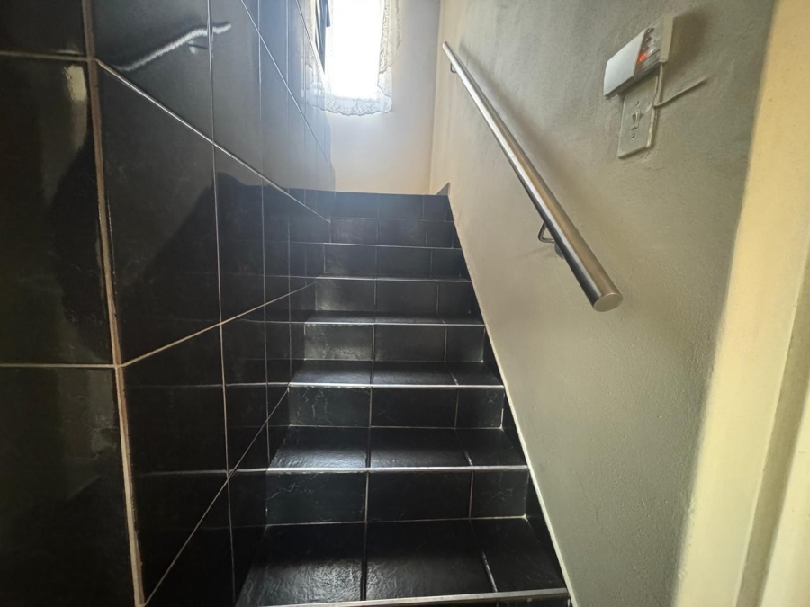 4 Bedroom Property for Sale in General Albertspark Gauteng