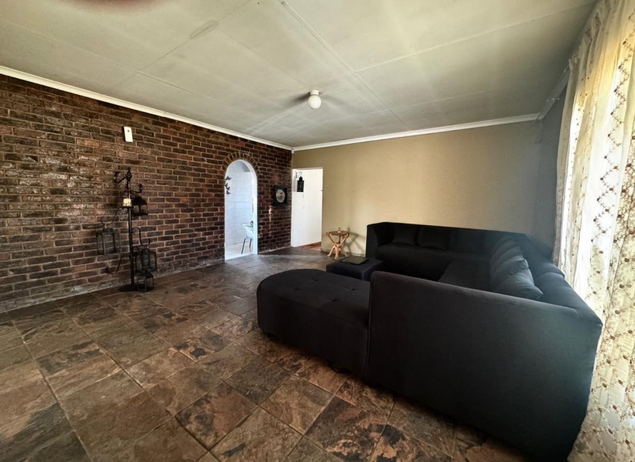 4 Bedroom Property for Sale in General Albertspark Gauteng