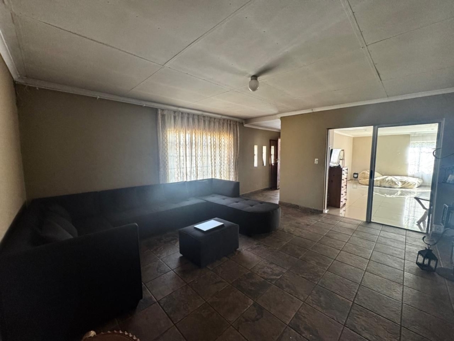 4 Bedroom Property for Sale in General Albertspark Gauteng