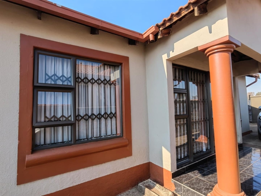 3 Bedroom Property for Sale in Tokoza Gauteng