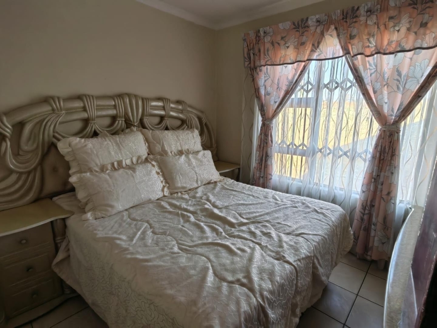 3 Bedroom Property for Sale in Tokoza Gauteng