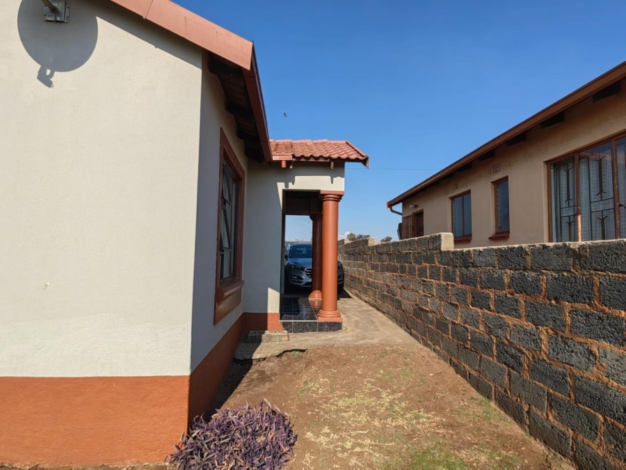 3 Bedroom Property for Sale in Tokoza Gauteng