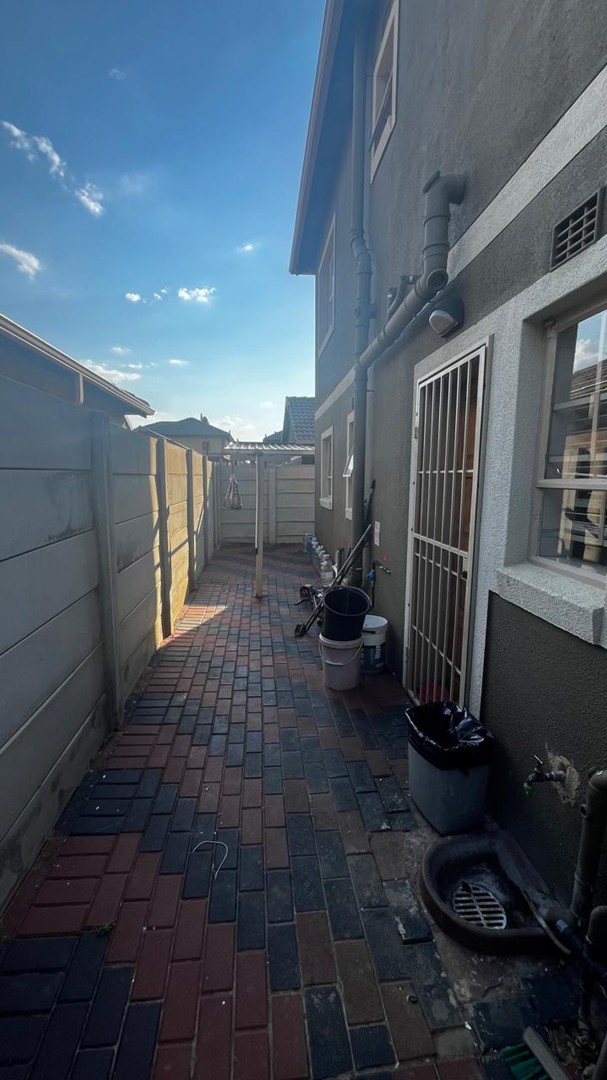 3 Bedroom Property for Sale in Albertsdal Gauteng