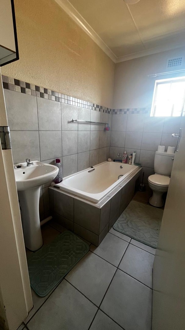 3 Bedroom Property for Sale in Albertsdal Gauteng
