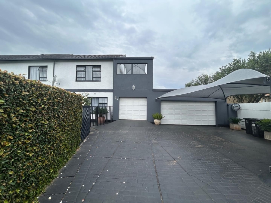 3 Bedroom Property for Sale in Verwoerdpark Gauteng