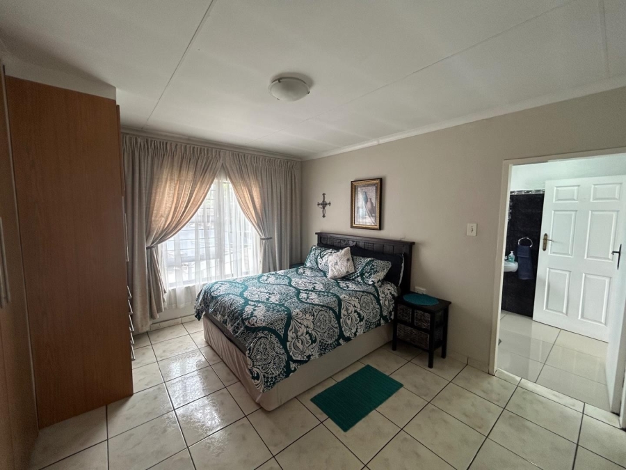 3 Bedroom Property for Sale in Verwoerdpark Gauteng