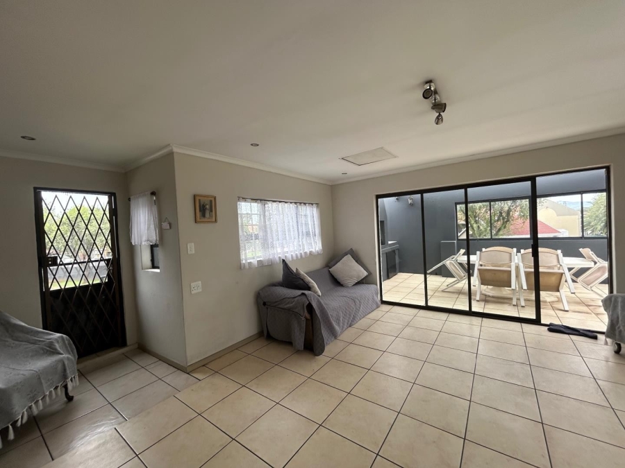 3 Bedroom Property for Sale in Verwoerdpark Gauteng