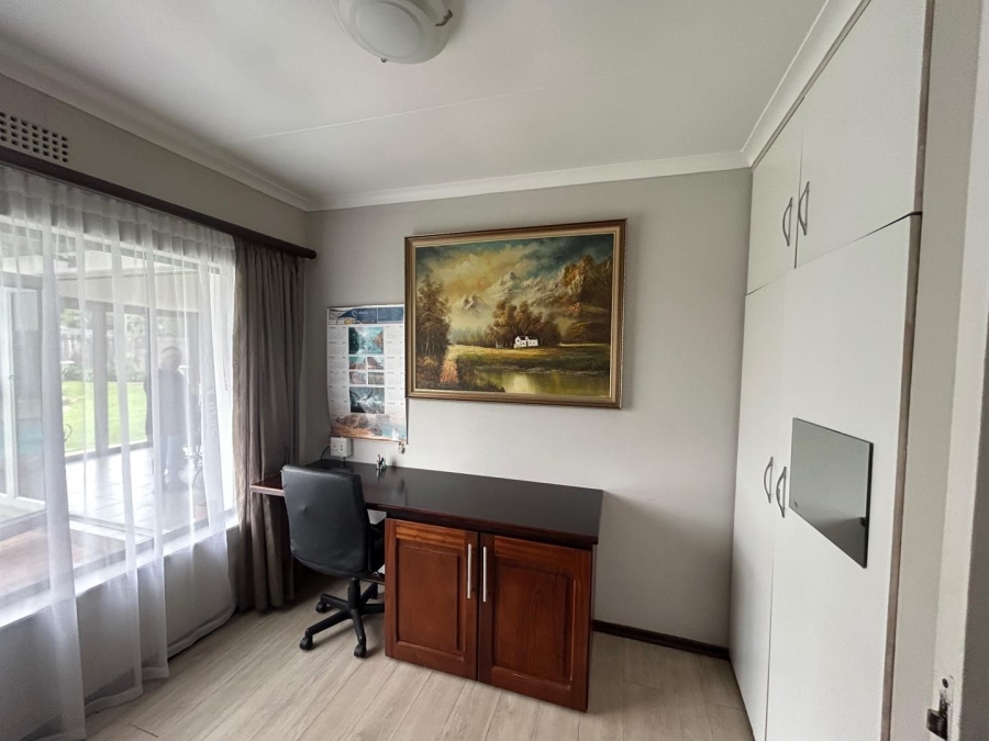 3 Bedroom Property for Sale in Verwoerdpark Gauteng