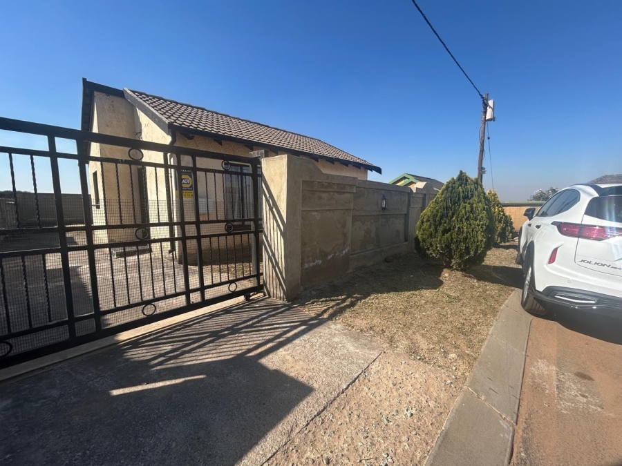 2 Bedroom Property for Sale in Roodekop Gauteng